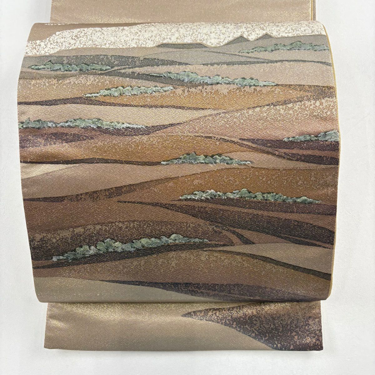 【美品】 袋帶 秀品級 落款あり 霞 金通 灰茶 お太鼓柄 純蠶絲