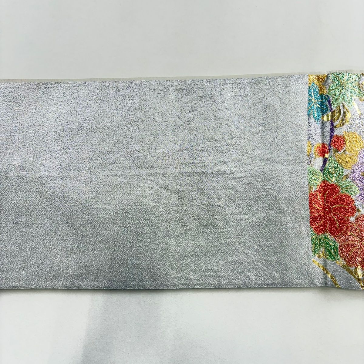 【美品】 袋帶 秀品級 華紋 草花紋紋 金金箔 銀 六通 純蠶絲
