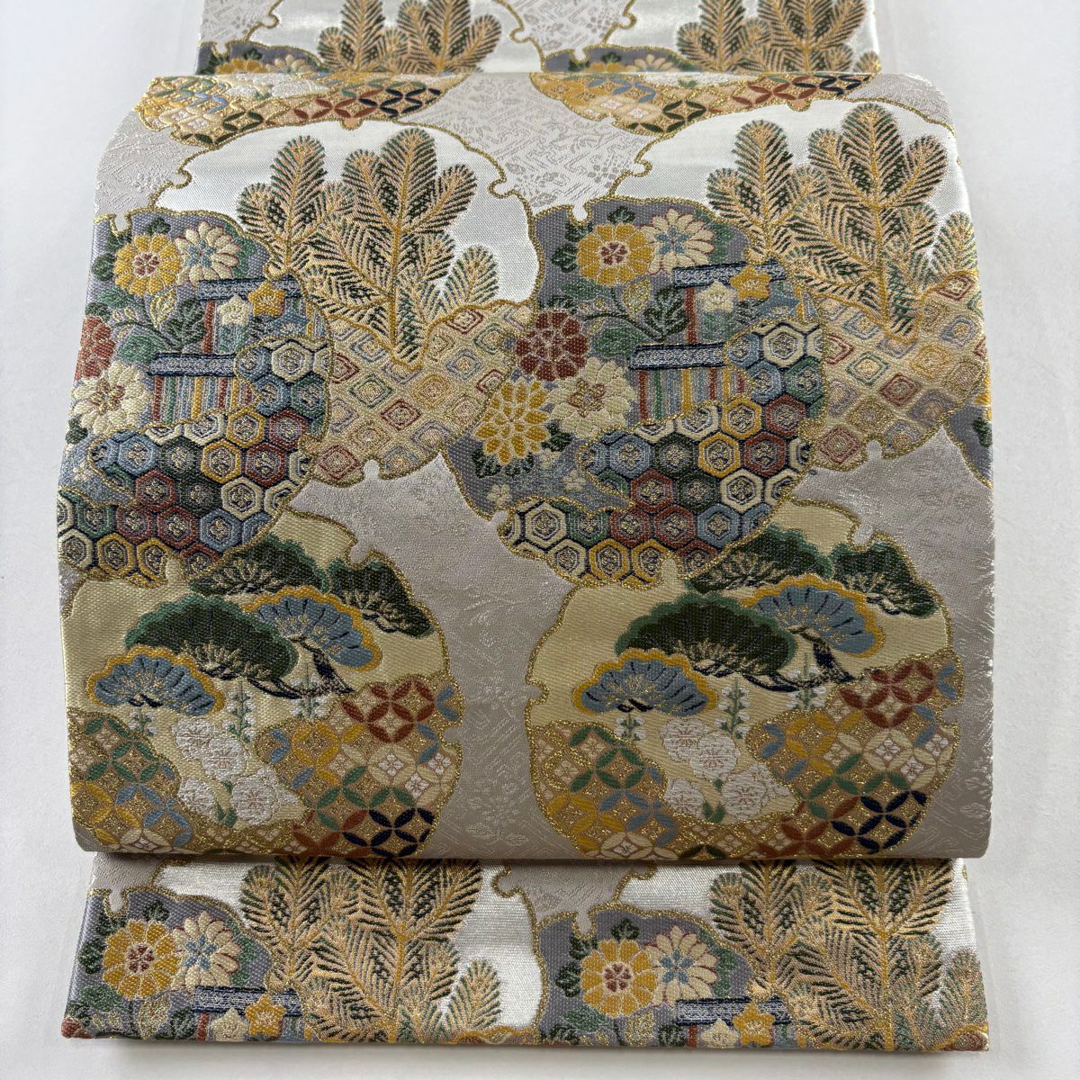 【美品】 袋帶 秀品級 雪輪 松樹 金糸 金金箔 灰色 六通 純蠶絲