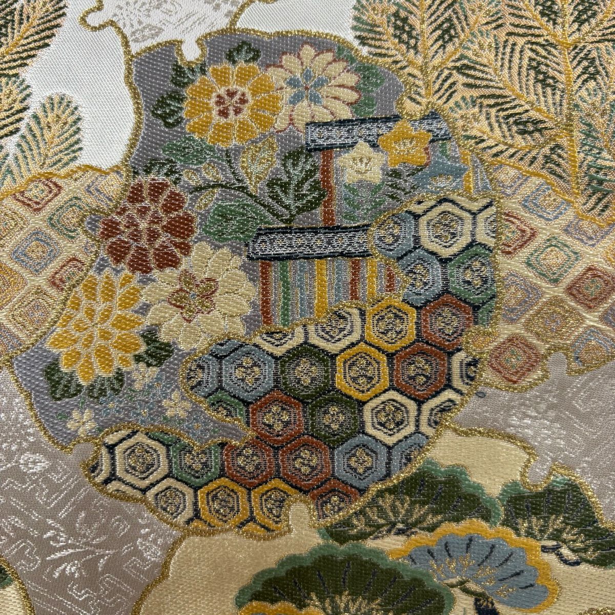 【美品】 袋帶 秀品級 雪輪 松樹 金糸 金金箔 灰色 六通 純蠶絲