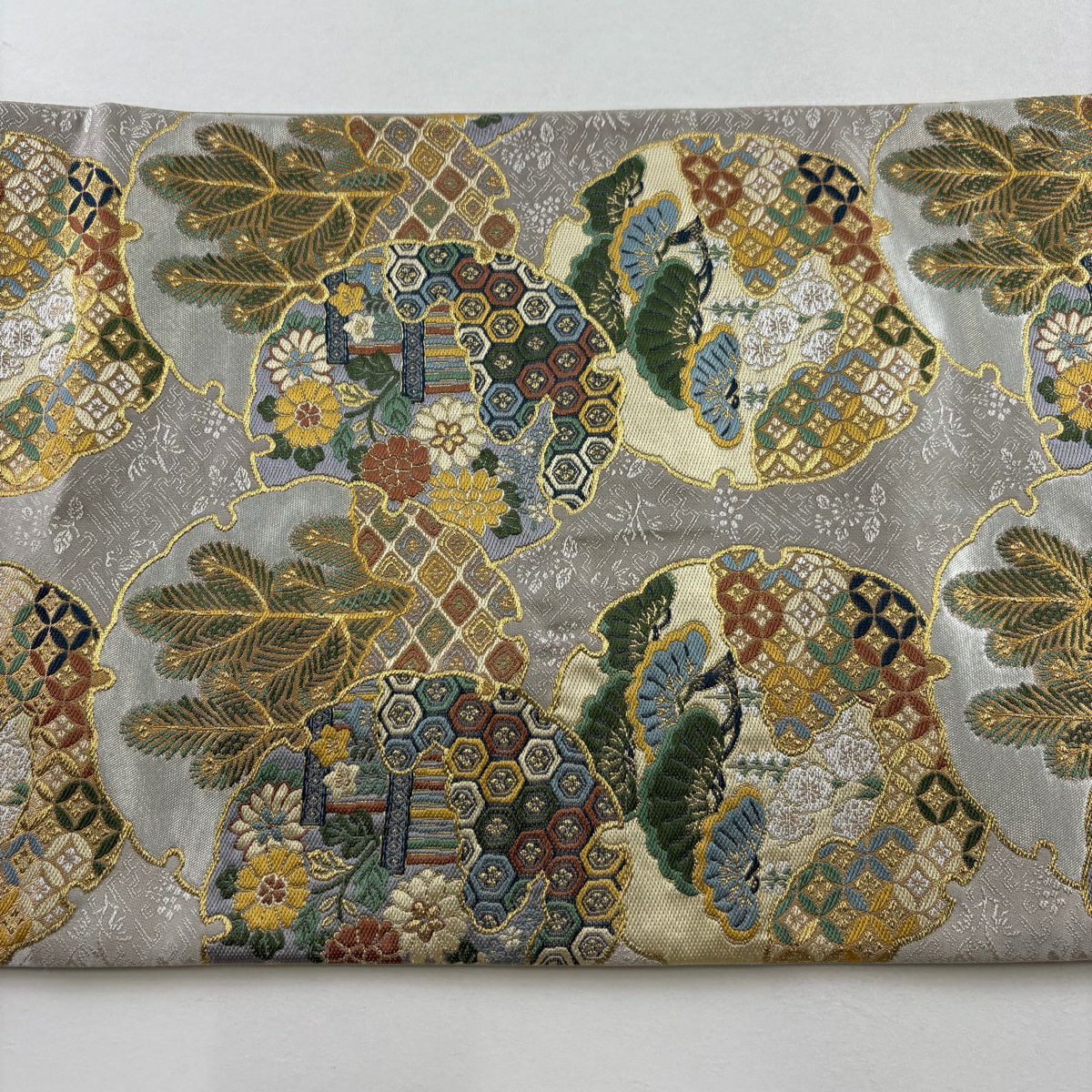 【美品】 袋帶 秀品級 雪輪 松樹 金糸 金金箔 灰色 六通 純蠶絲