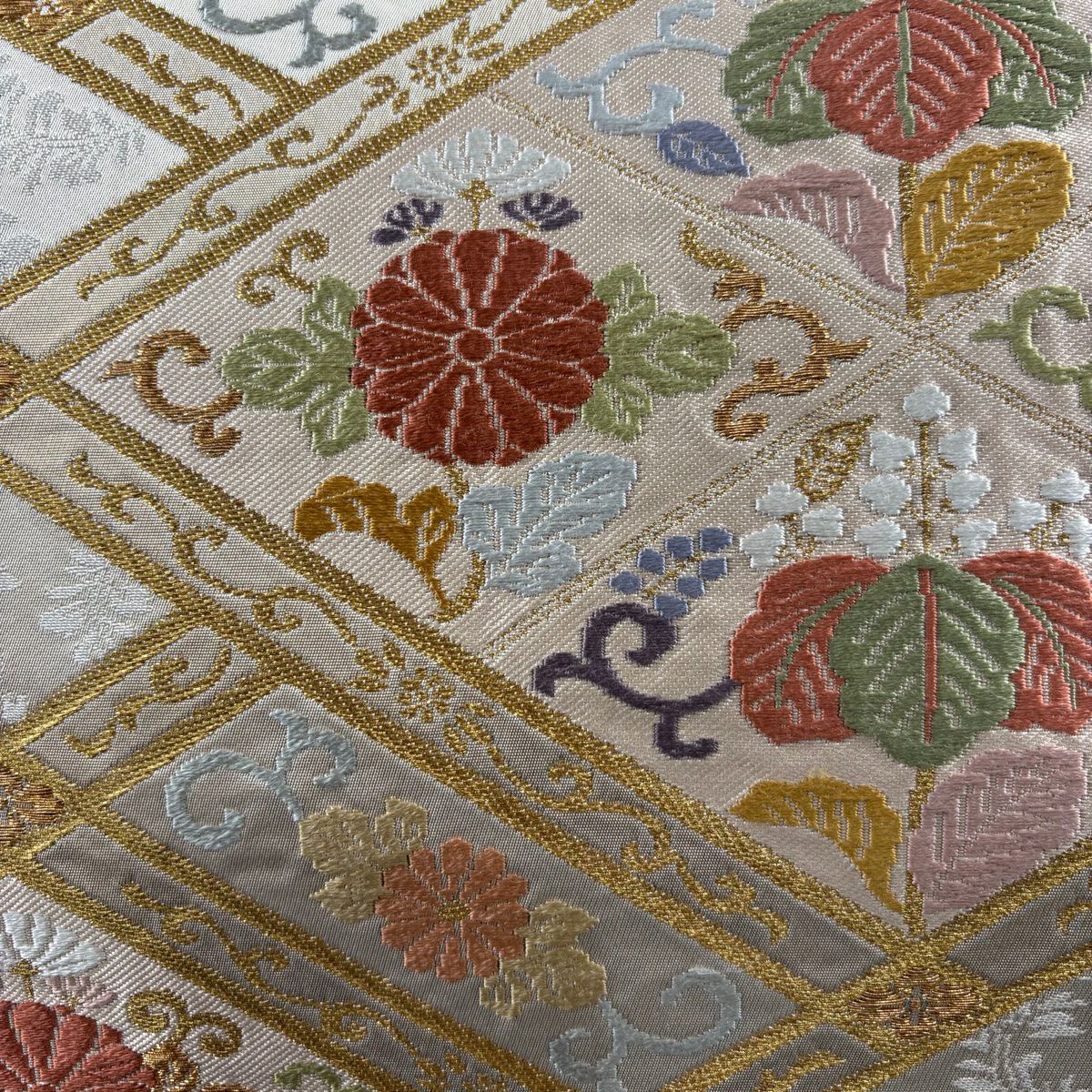 袋帶 秀品級 菊花唐草紋 桐 唐織 金金箔 米色 六通 純蠶絲