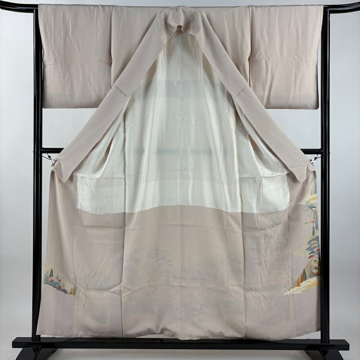 色留袖禮服 身長156.5cm 袖長63.5cm S 雙層 柿本市郎 ますいわ屋 落款あり 風景 家屋 淺粉色 純蠶絲 名品級 一つ紋