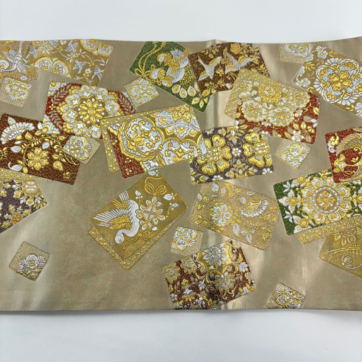 【美品】 袋帶 秀品級 華紋 花鳥 金銀彩 刺繡 米色 六通 純蠶絲