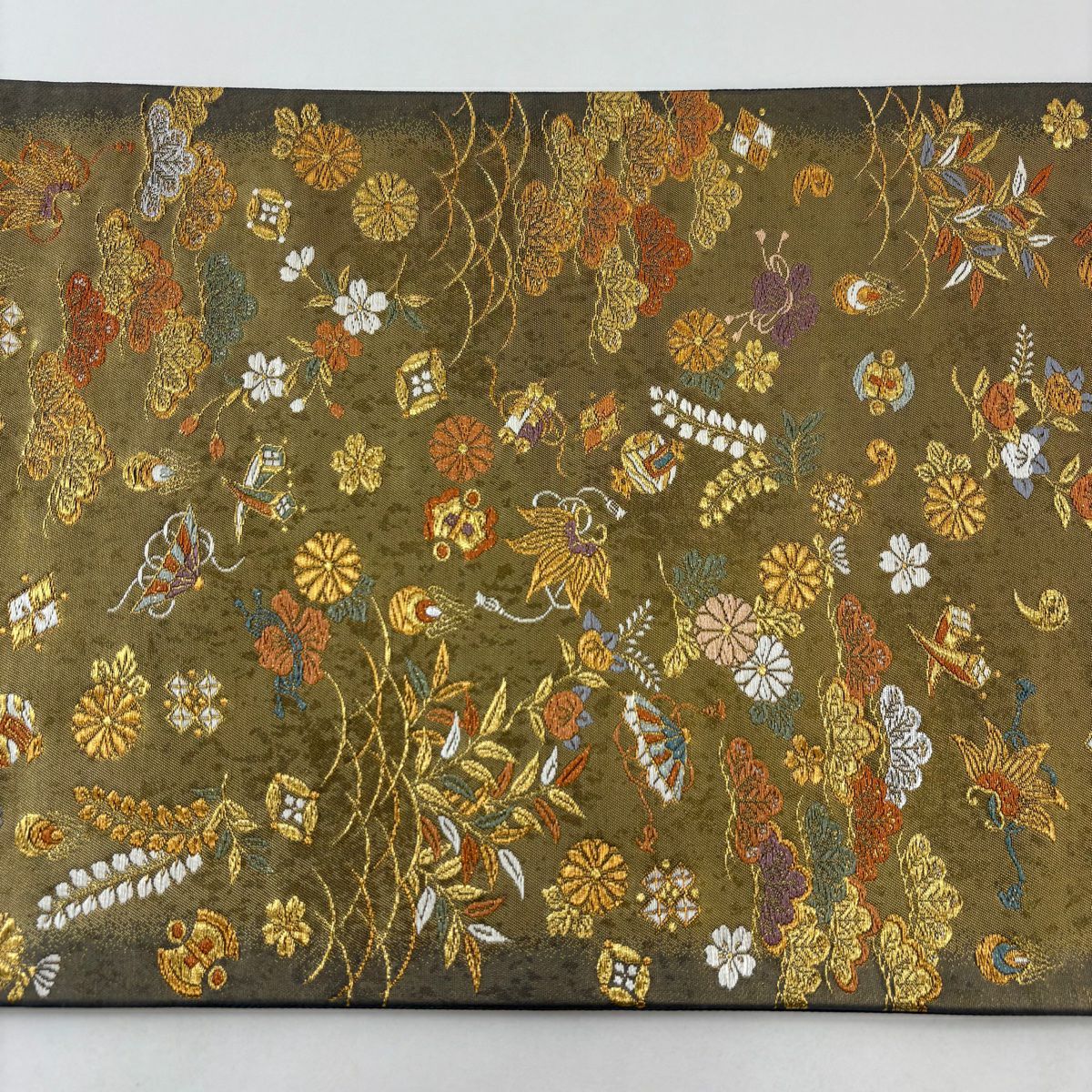 【美品】 袋帶 秀品級 關西裁縫 寶盡くし 笠松樹 刺繡 金銀線 金色 六通 純蠶絲