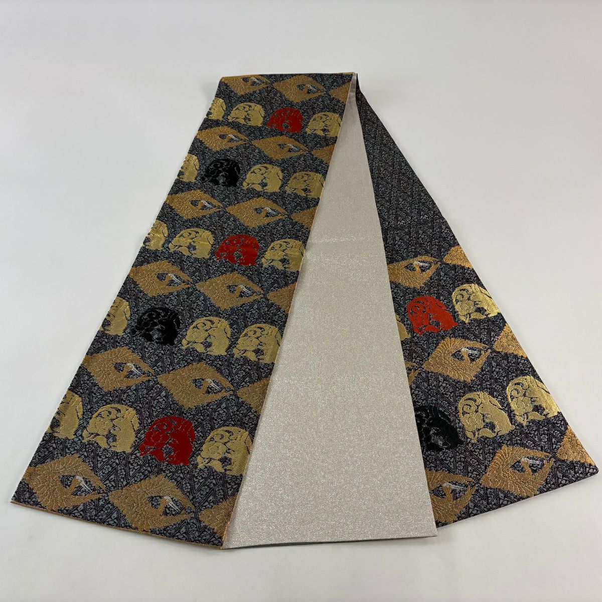 【美品】 袋帶 秀品級 兔子 仙鶴 金銀彩 刺繡 灰綠 六通 純蠶絲