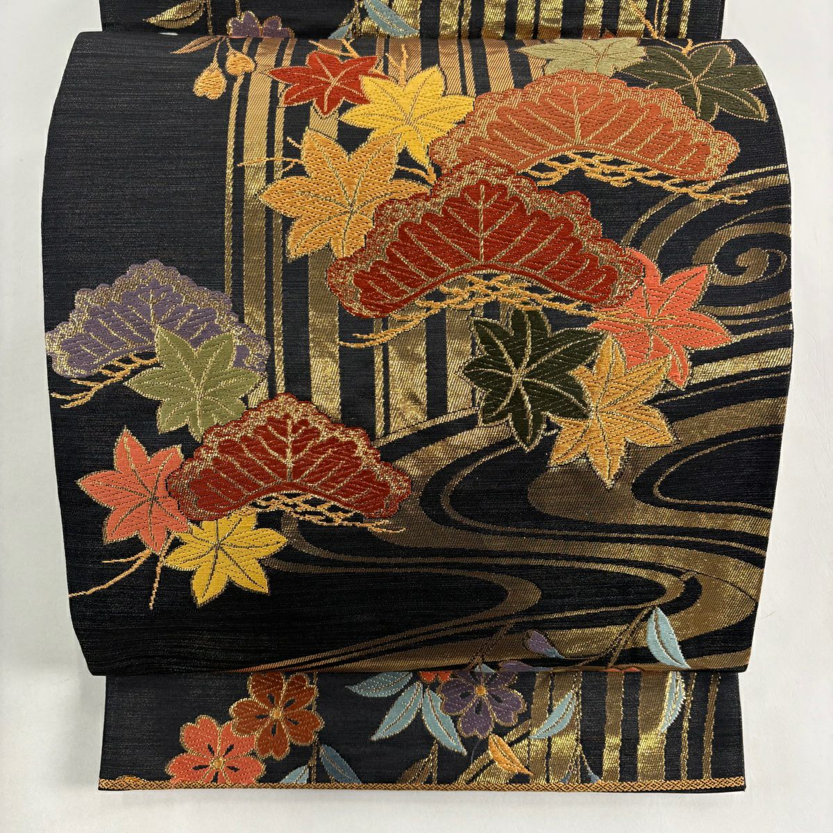 袋帶 秀品級 關西仕立 雨傘松樹 瀧 刺繡 金金箔 黑 六通 純蠶絲