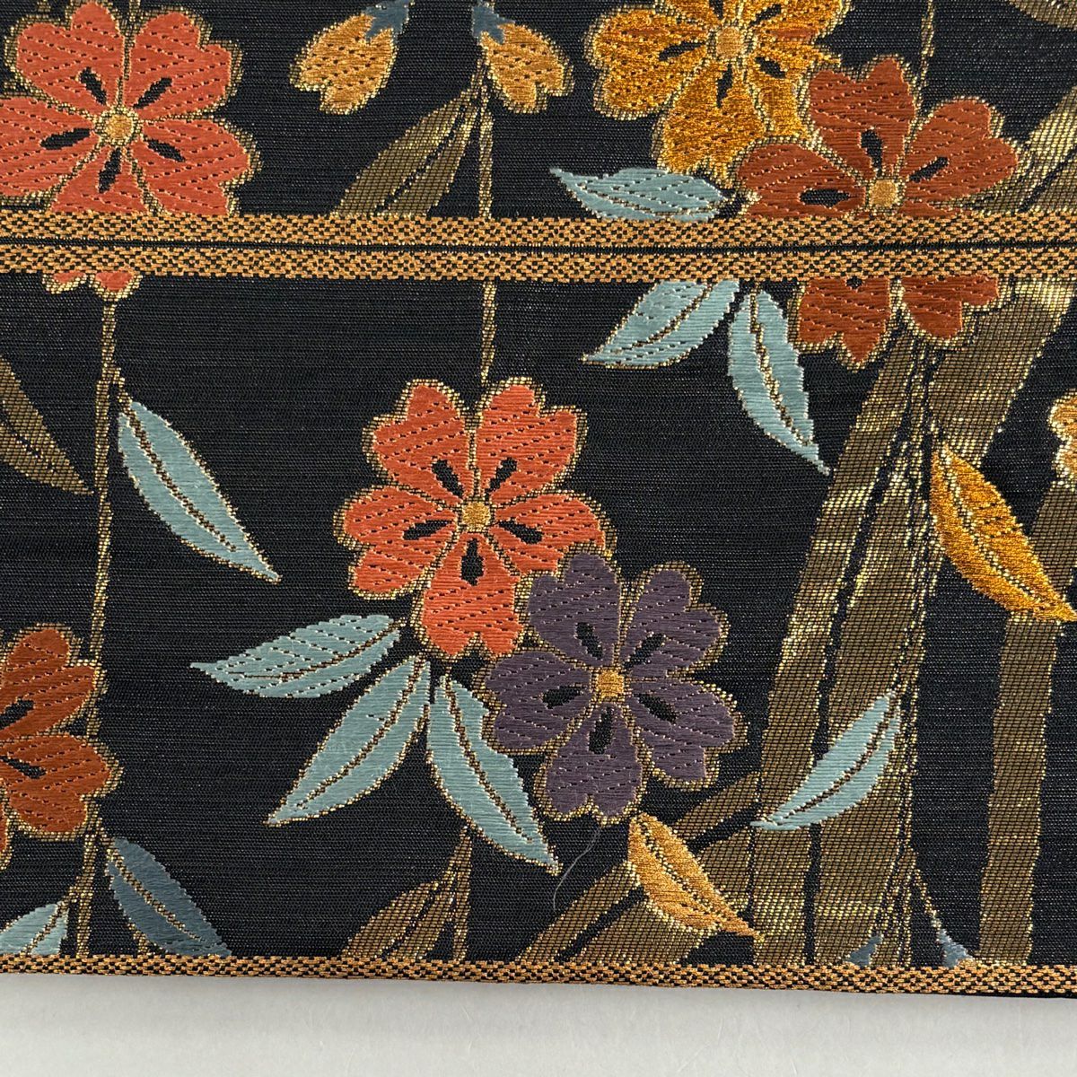 袋帶 秀品級 關西仕立 雨傘松樹 瀧 刺繡 金金箔 黑 六通 純蠶絲