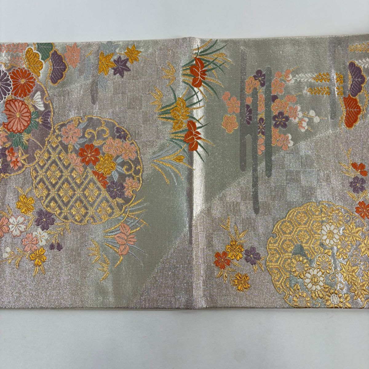 【美品】 袋帶 秀品級 雪輪 草花紋刺繡 金糸 淺粉色 六通 純蠶絲
