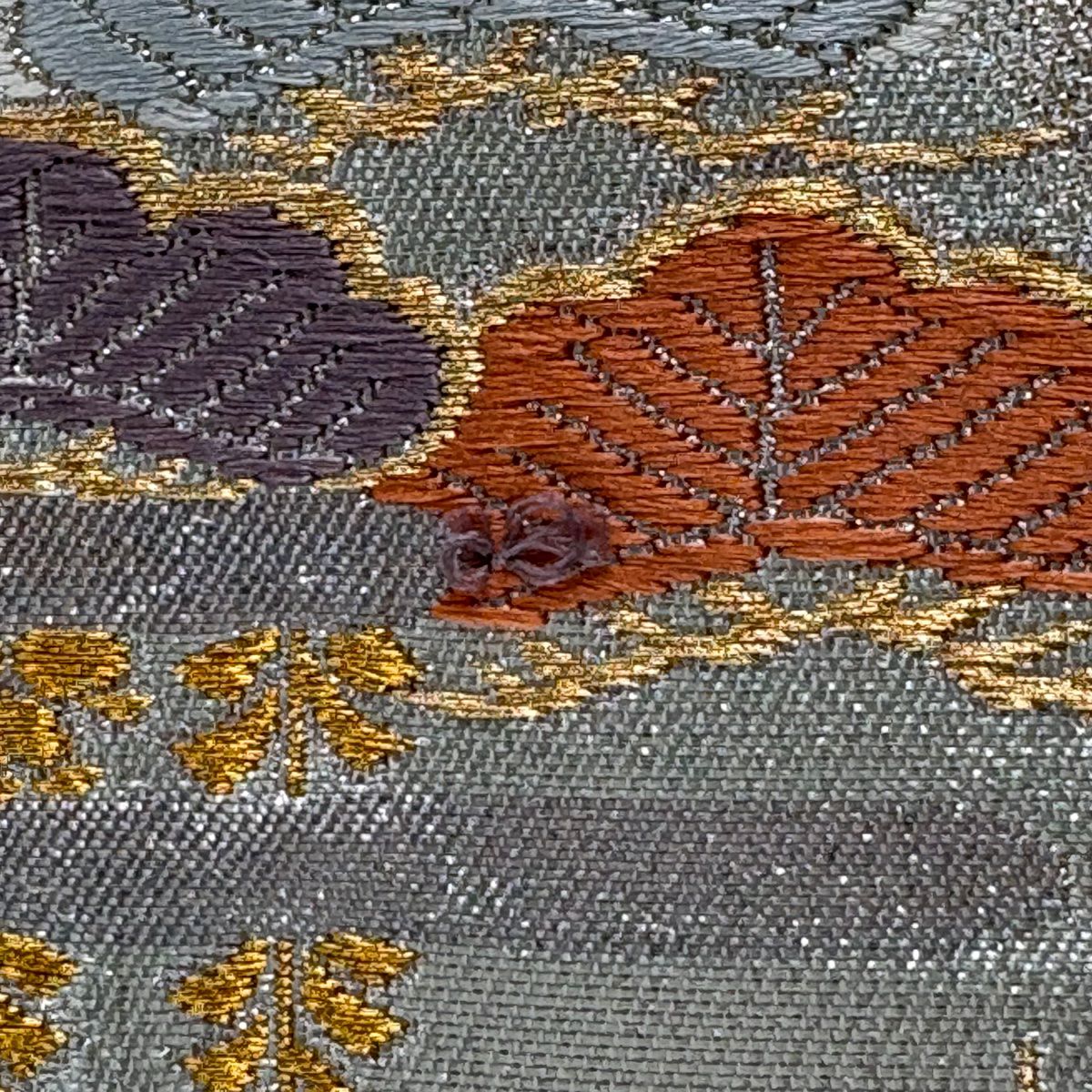 【美品】 袋帶 秀品級 雪輪 草花紋刺繡 金糸 淺粉色 六通 純蠶絲