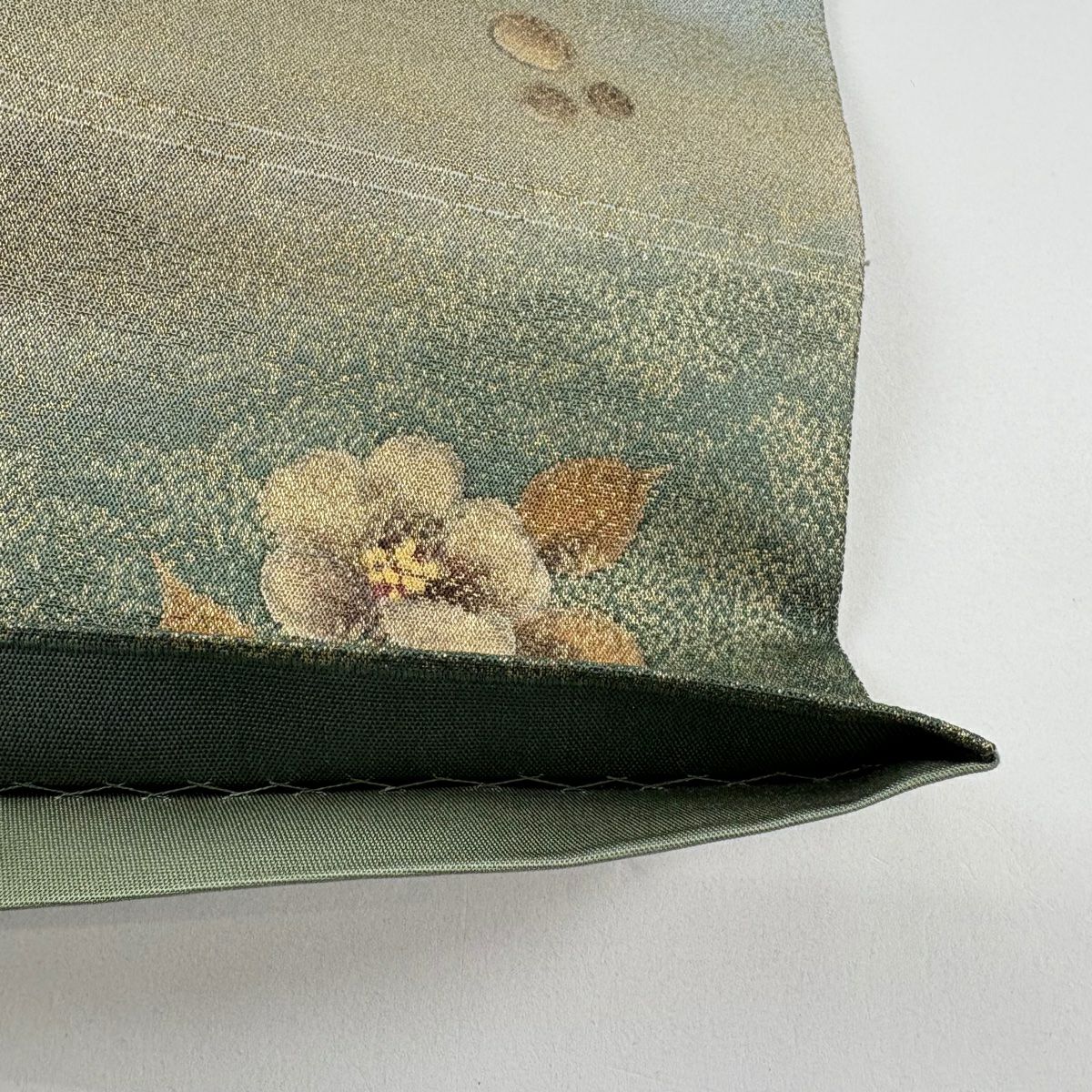 【美品】 袋帶 秀品級 草花紋 金糸 茶綠 深藍色 お太鼓柄 純蠶絲