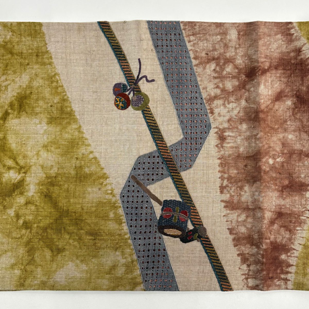 【美品】 袋帶 秀品級 紬織織 でんでん太鼓 玩具 刺繡 灰茶 お太鼓柄 純蠶絲