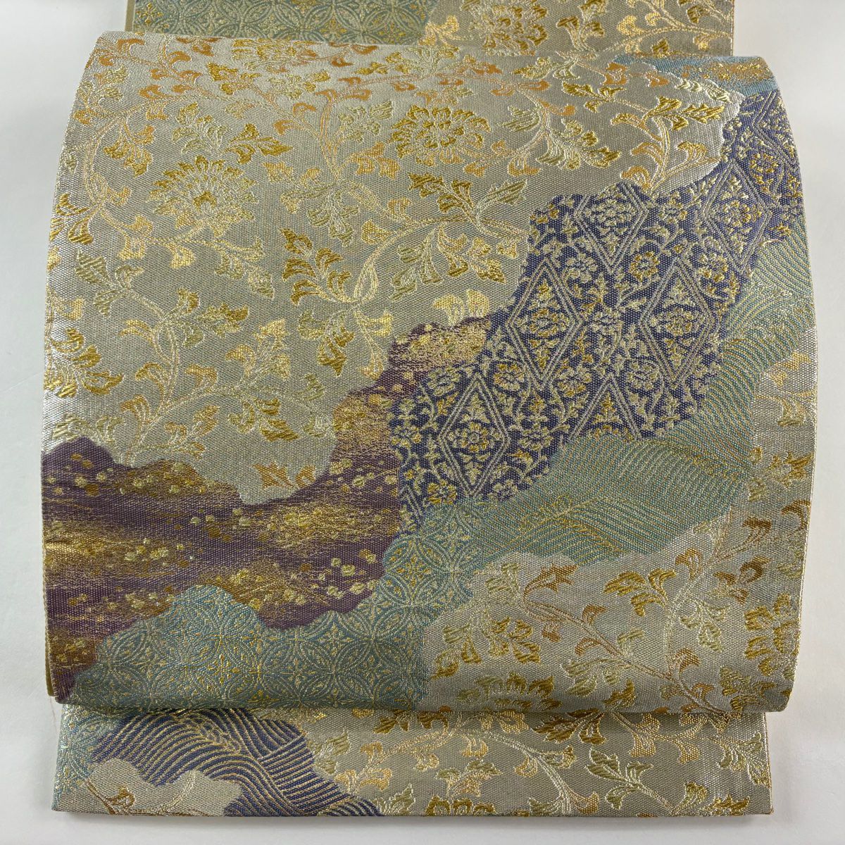 【美品】 袋帶 秀品級 安新 道長唐草紋紋 金金箔 金絲 銀 六通 純蠶絲