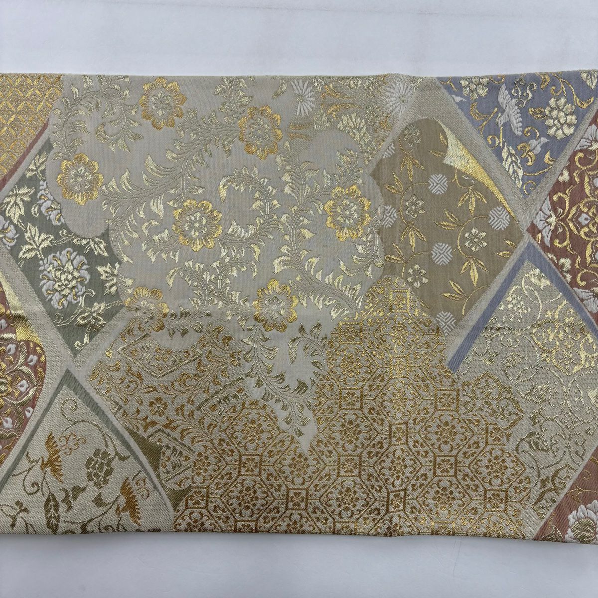 【美品】 袋帶 秀品級 華紋 花唐草紋 金絲 米色 六通 純蠶絲