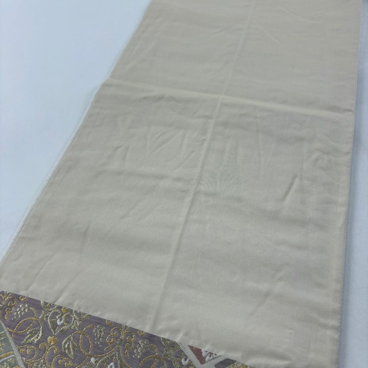 【美品】 袋帶 秀品級 華紋 花唐草紋 金絲 米色 六通 純蠶絲