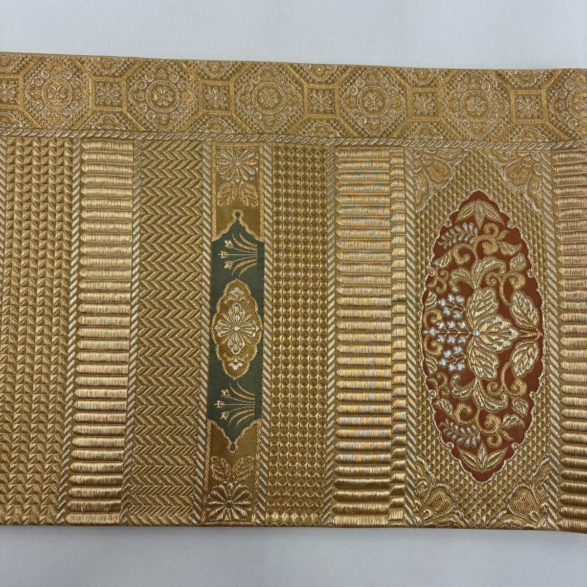 【美品】 袋帶 秀品級 桐 草花紋 金銀彩 金金箔 金 六通 純蠶絲
