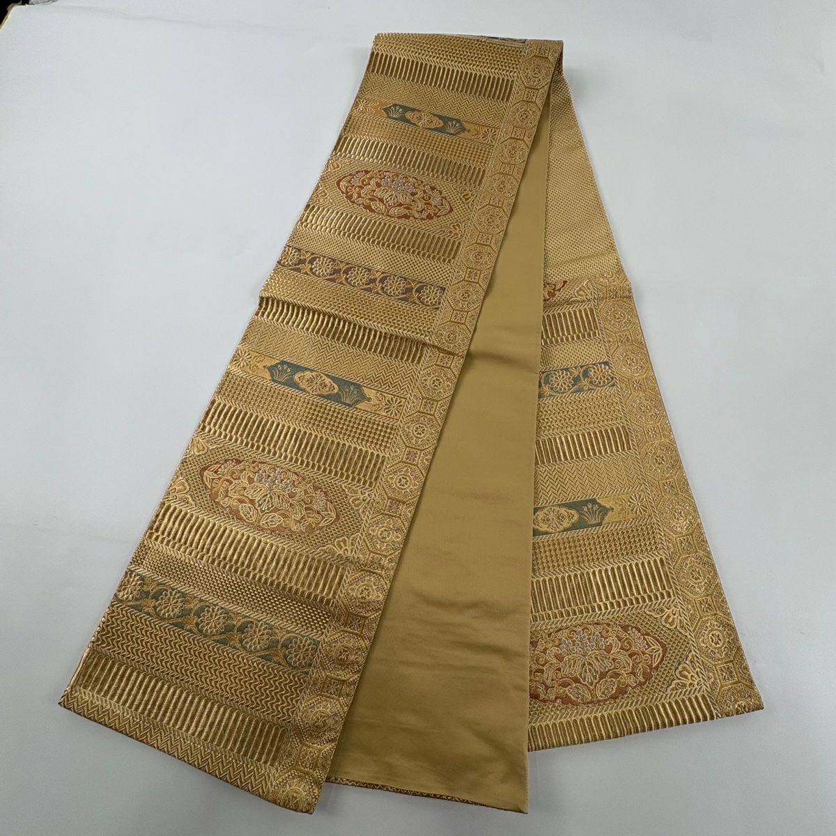 【美品】 袋帶 秀品級 桐 草花紋 金銀彩 金金箔 金 六通 純蠶絲