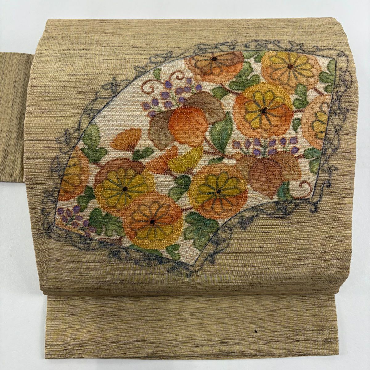 【美品】 名古屋帶 優品級 紬織織 菊花花 扇子面 刺繡 金金箔 米色 純蠶絲