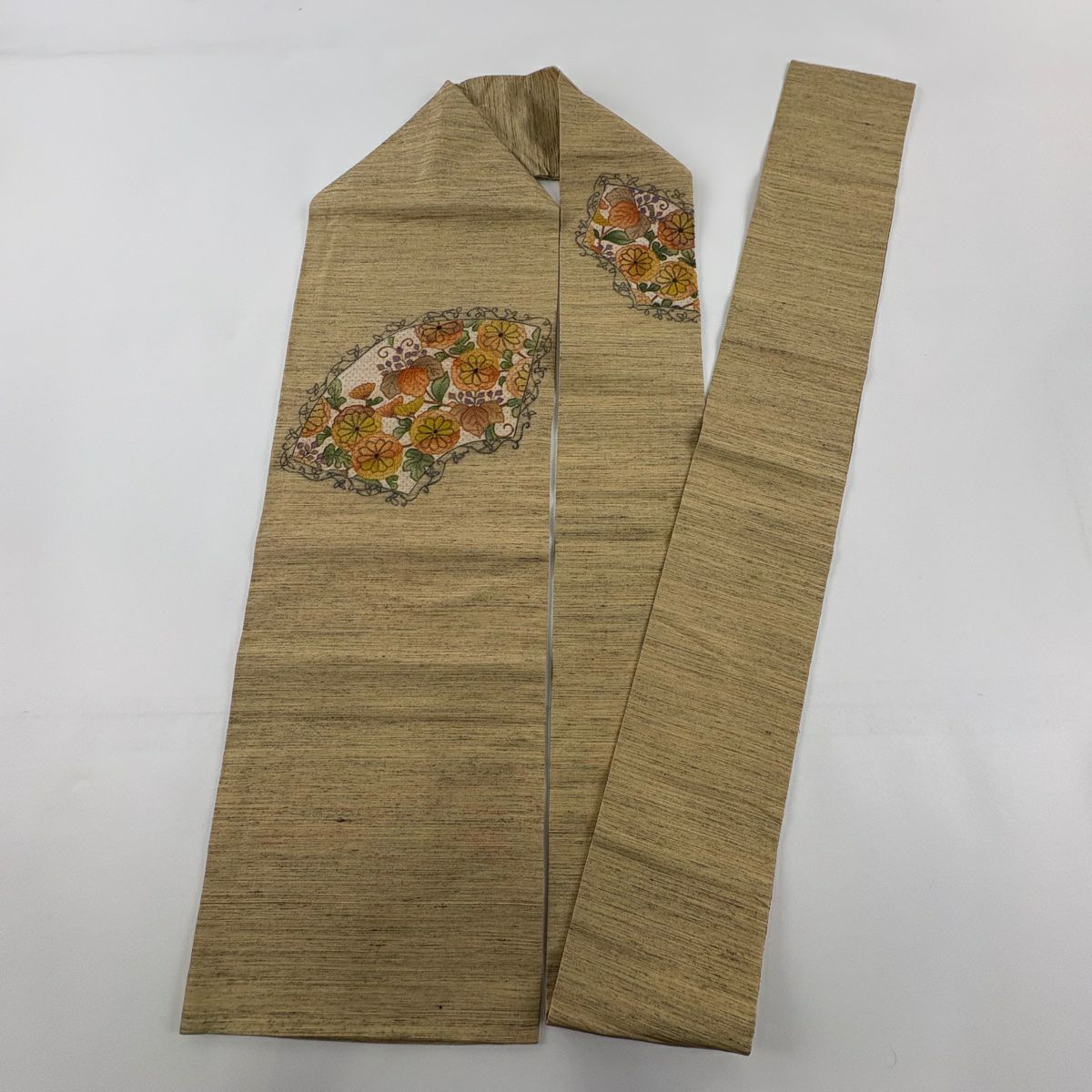 【美品】 名古屋帶 優品級 紬織織 菊花花 扇子面 刺繡 金金箔 米色 純蠶絲