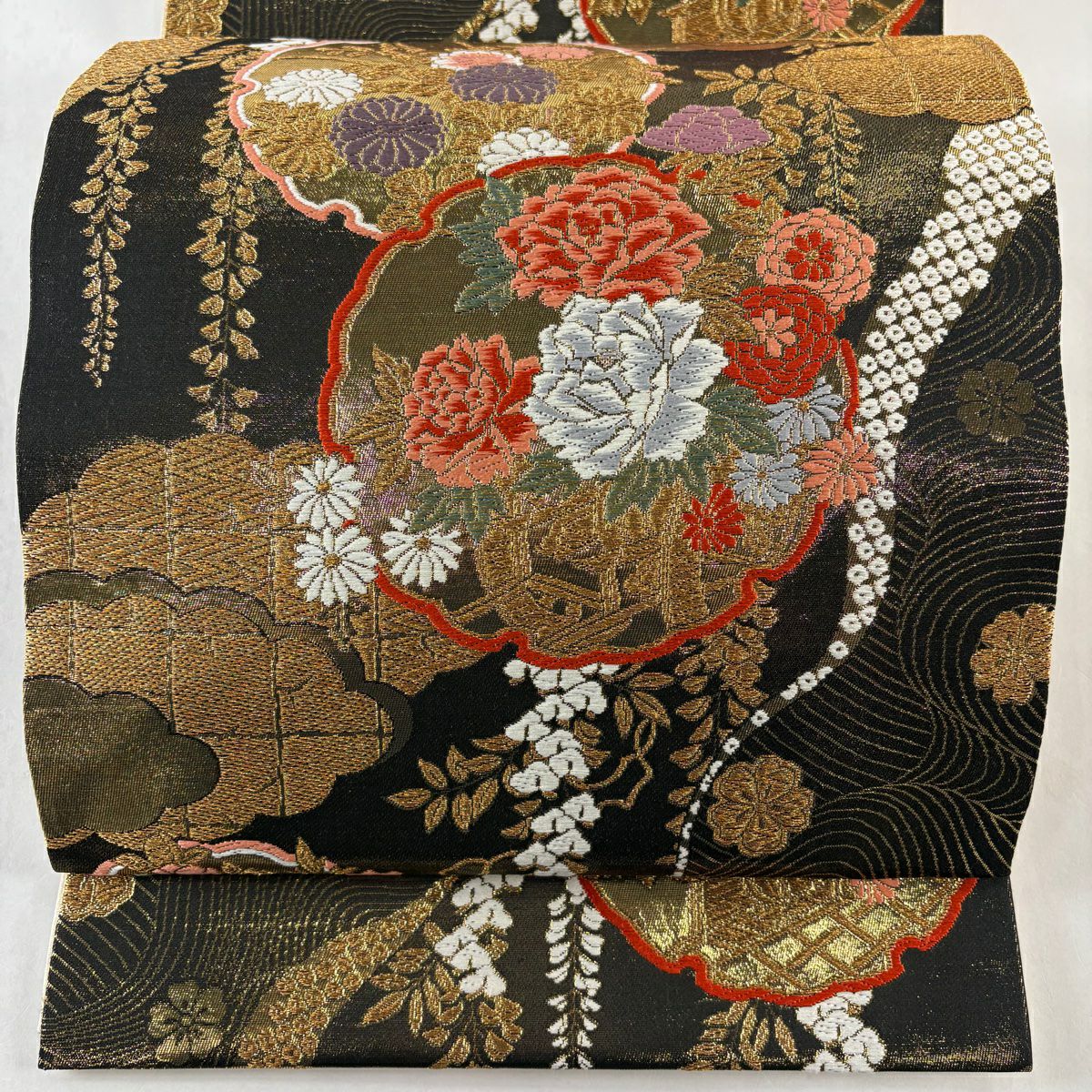 【美品】 袋帶 秀品級 雪輪 牡丹 唐織 金金箔 墨 全通 純蠶絲