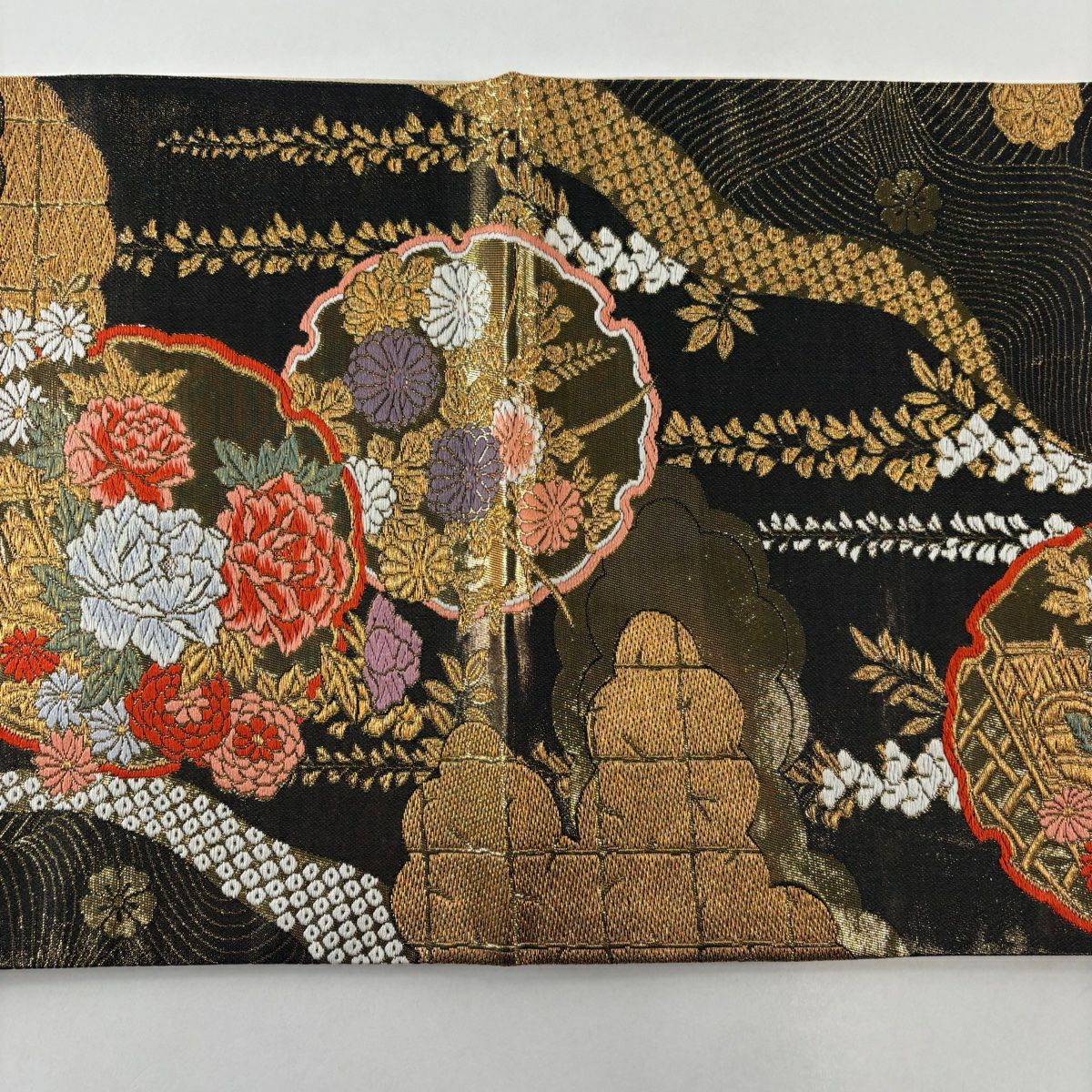 【美品】 袋帶 秀品級 雪輪 牡丹 唐織 金金箔 墨 全通 純蠶絲