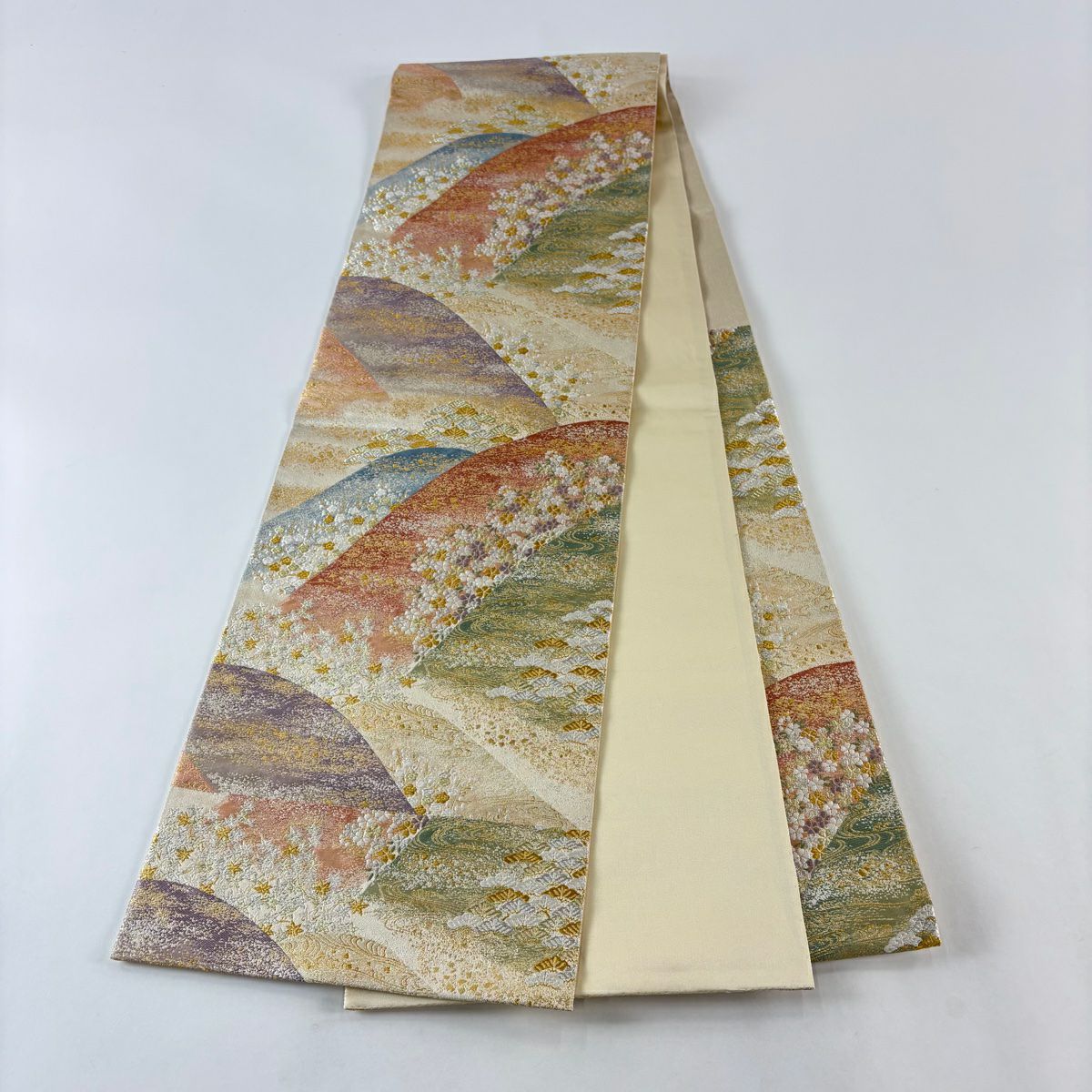 【美品】 袋帶 秀品級 落款あり 豊田宏一 仁清達山文 櫻花 金銀彩 刺繡 米色 六通 純蠶絲