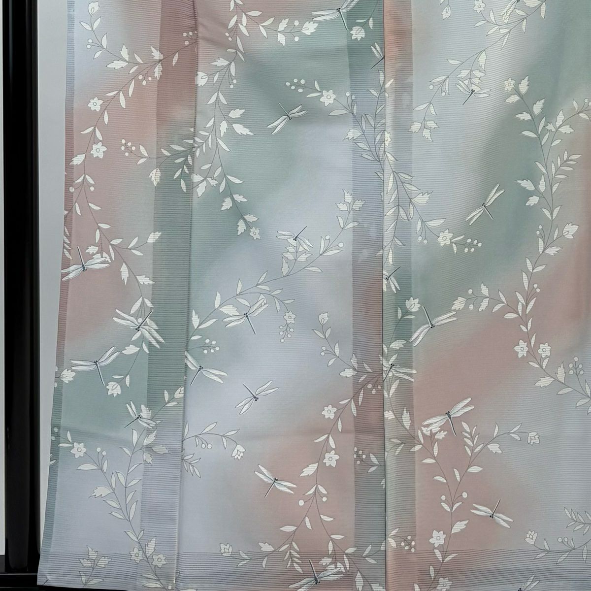 【美品】 小紋 身長162.5cm 袖長64cm M 薄物 絽 草花紋 螳螂 漸層 薄綠 純蠶絲 秀品級