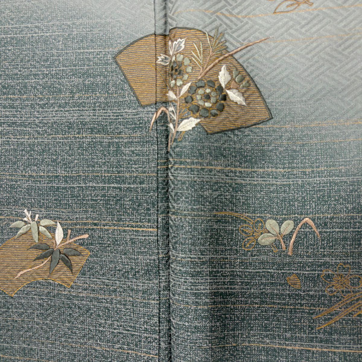 【美品】訪問服 身長160cm 袖長64cm M 雙層 扇子面 草花紋紋 刺繡 金彩裝飾 青灰 純蠶絲 秀品級