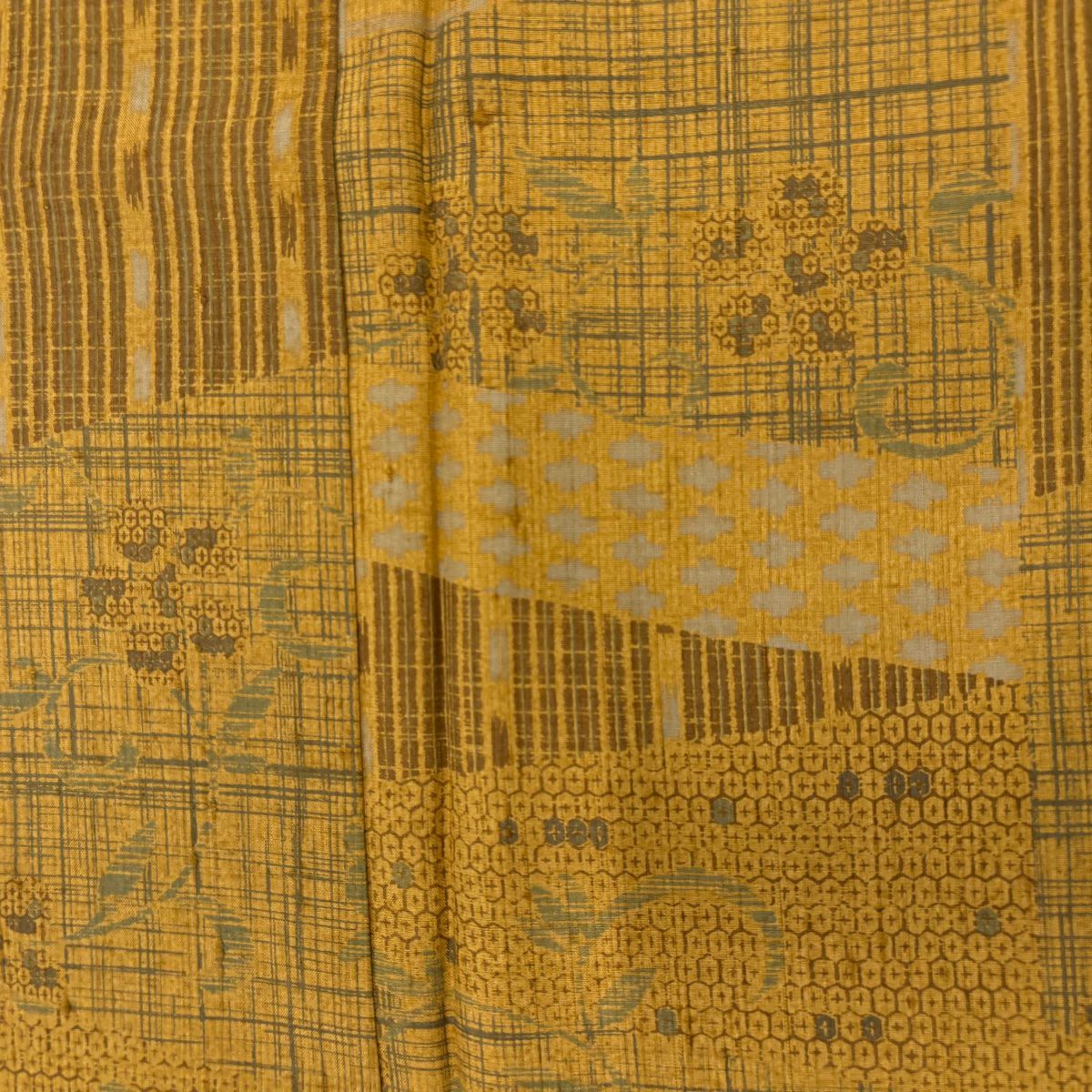 【美品】 小紋 身長158cm 袖長64cm M 雙層 紬織織 花唐草紋 龜甲絣 山吹茶 純蠶絲 秀品級