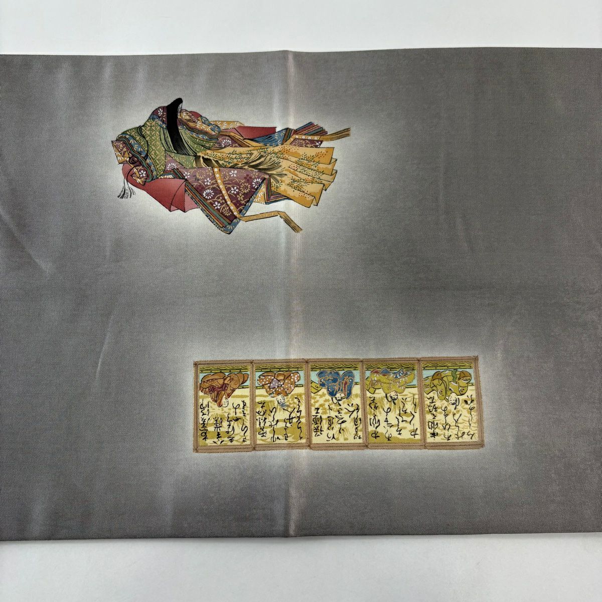 【美品】 袋帶 名品級 樽本伊勢藏 落款あり 百人一首 姫 金銀彩 漸層 灰色 大鼓圖案 純蠶絲