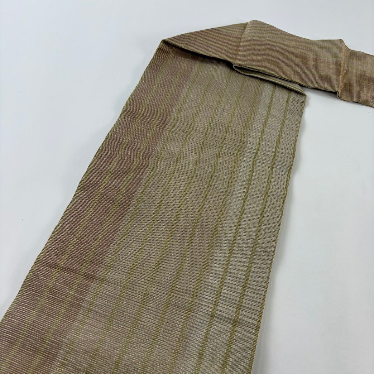 【美品】名古屋帶 名品級 人物 紋理 刺繡 金線 淺茶 純蠶絲