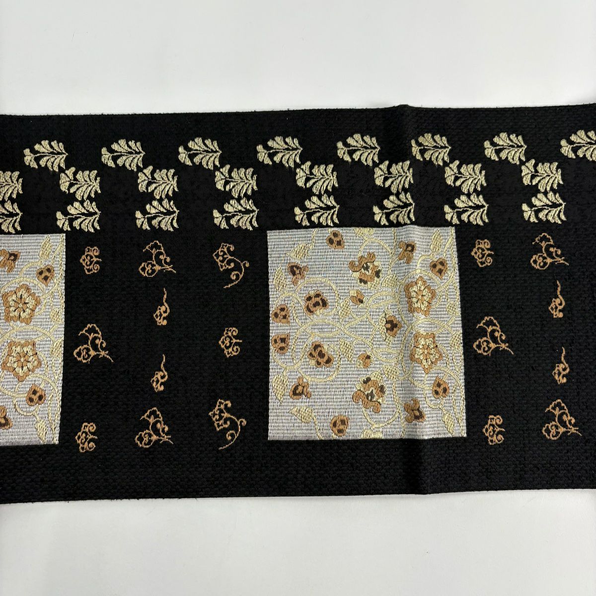 【美品】 袋帶 名品級 花唐草紋 草花紋 金銀彩 黑 六通 純蠶絲