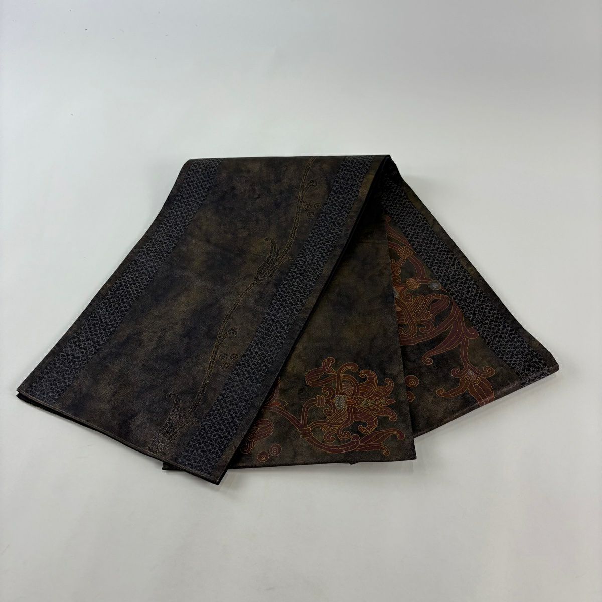 【美品】 袋帶 名品級 じゅらく 落款あり 証紙あり 帝王紫 王朝唐華紋樣 草花紋 幾何學 金金箔 金銀彩 濃紫 お太鼓柄 純蠶絲
