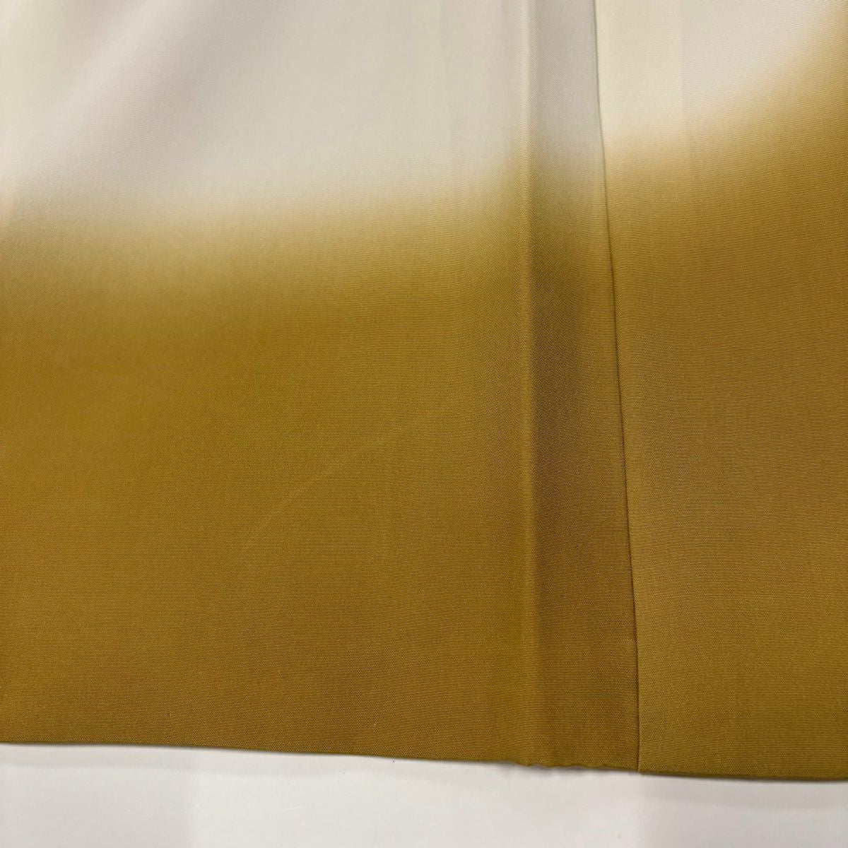【美品】 小紋 身長160cm 袖長64cm M 雙層 墨流し 斜紋 漸層 黃土色 純蠶絲 名品級