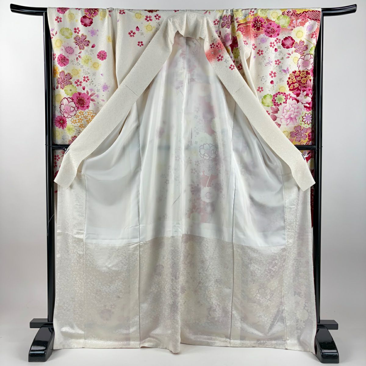 振袖禮服 身長169.5cm 袖長67.5cm L 雙層 牡丹 菊花 金銀彩 刺繡 奶油色 純蠶絲 逸品級