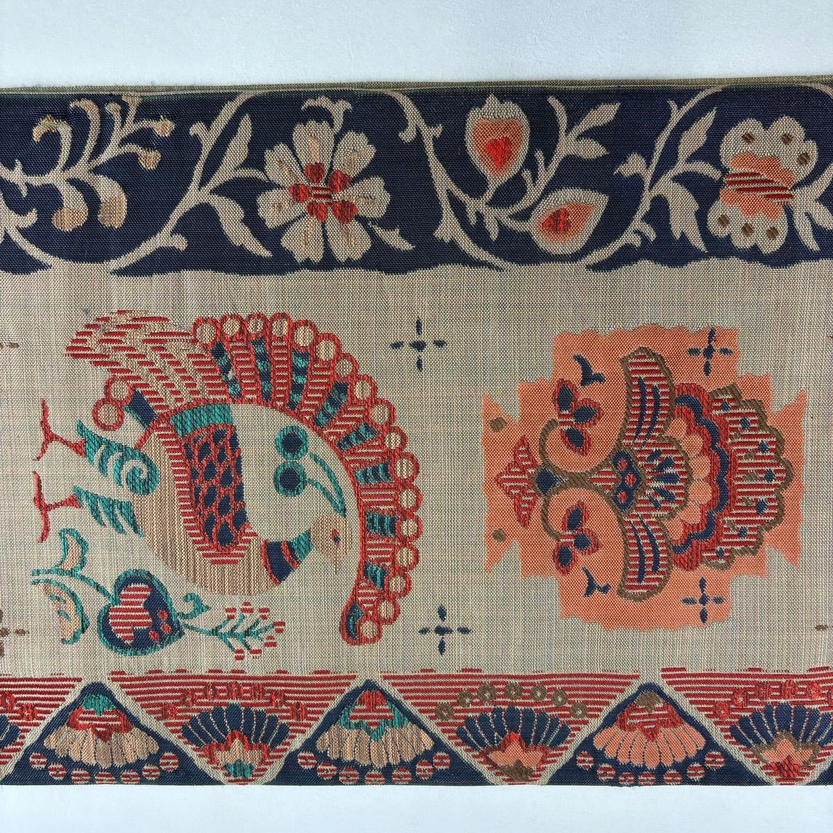 【美品】 袋帶 秀品級 孔雀 草花紋 茶 六通 純蠶絲