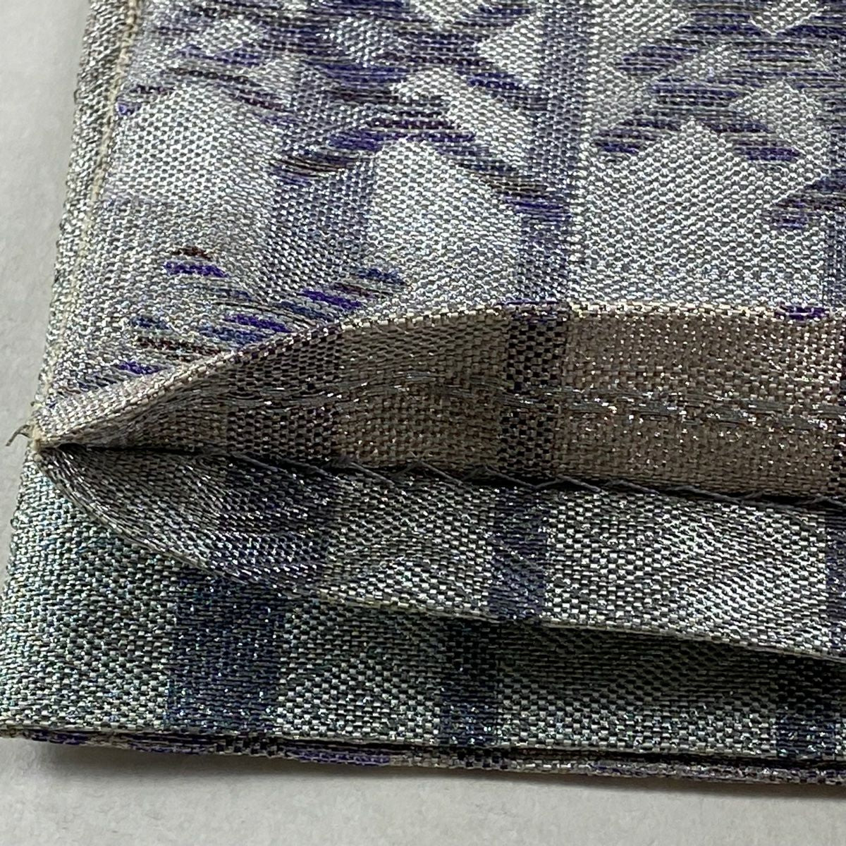 【美品】 袋帶 逸品級 條紋 幾何圖案 銀線 金金箔 淺紫 六通 純蠶絲