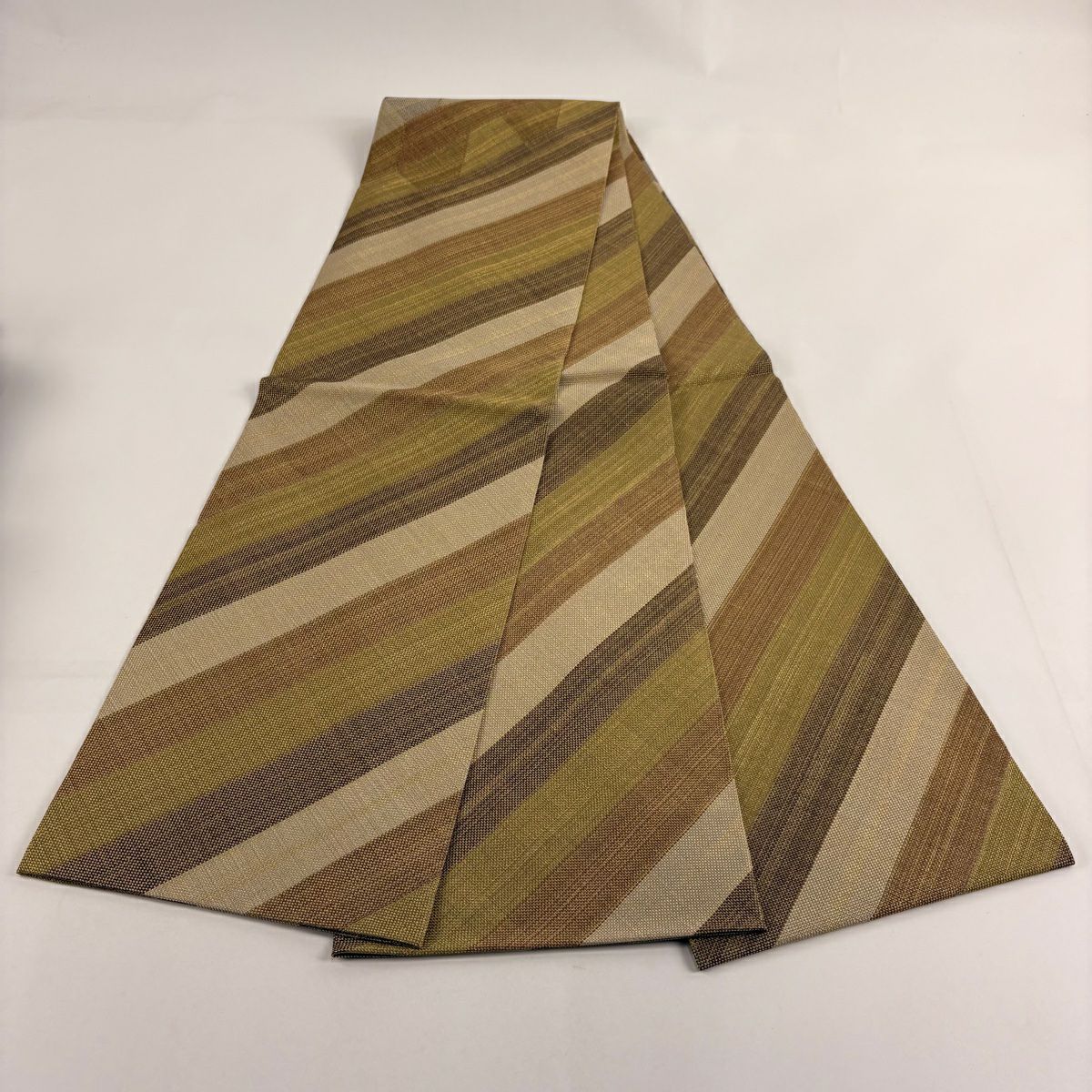 【美品】 袋帶 秀品級 幾何學 金絲 茶綠 お太鼓圖案 純蠶絲