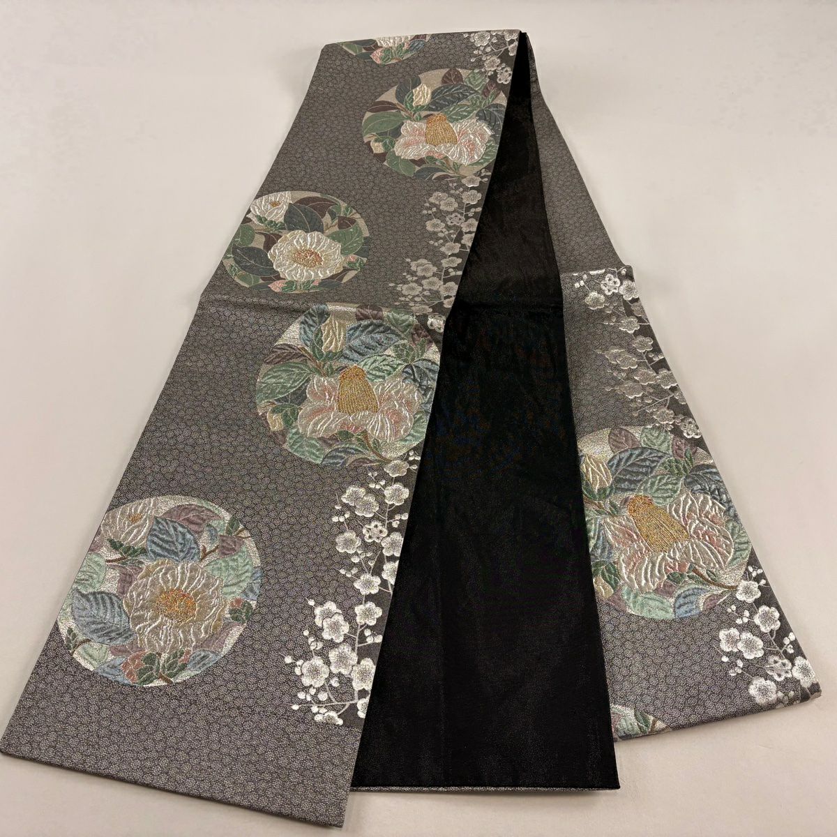 【美品】 袋帶 秀品級 椿 梅花 金銀彩 灰 深藍 六通 純蠶絲