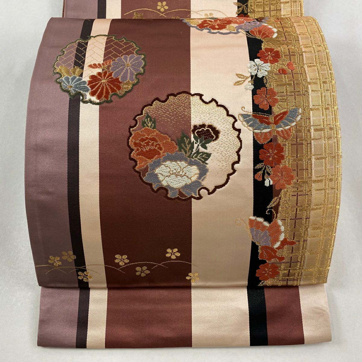 【美品】 袋帶 秀品級 雪輪 花蝶 金金箔 刺繡 小豆 深藍 六通 純蠶絲