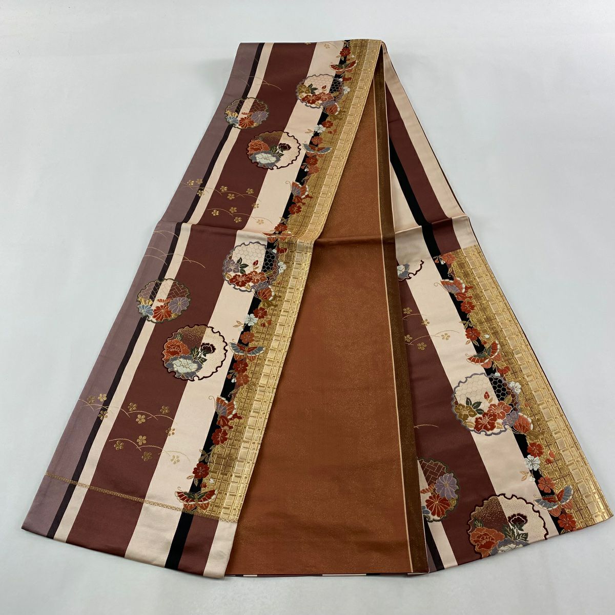 【美品】 袋帶 秀品級 雪輪 花蝶 金金箔 刺繡 小豆 深藍 六通 純蠶絲