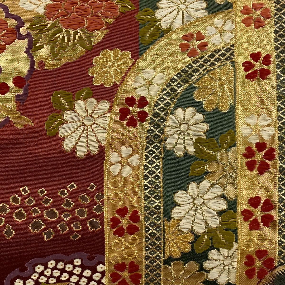 【美品】 袋帶 秀品級 雪輪 草花紋 金金箔 唐織 紅茶 六通 純蠶絲