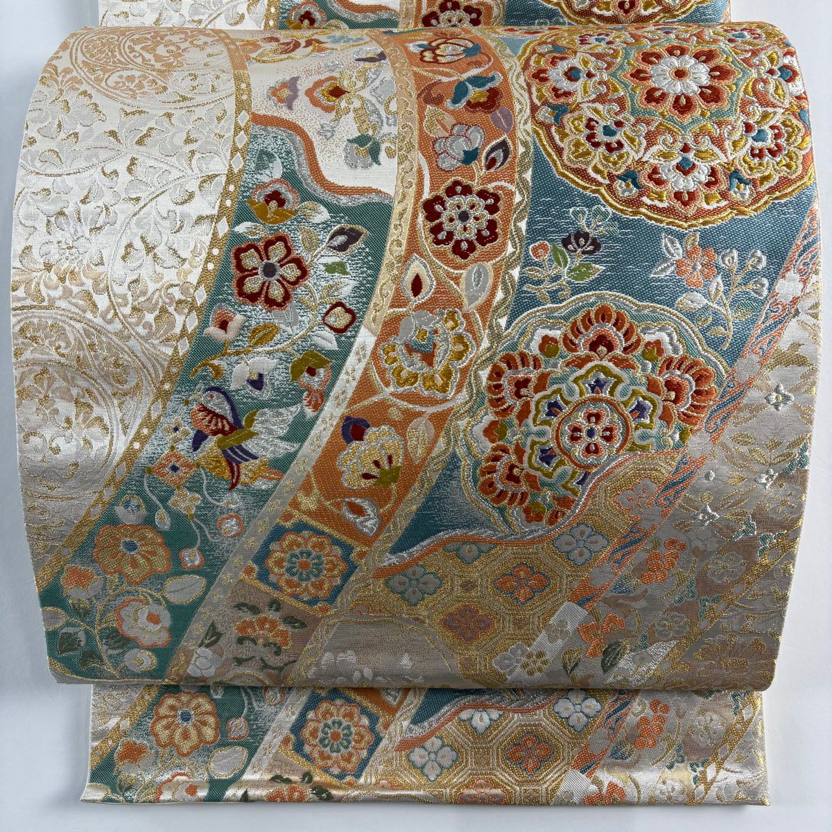 【美品】袋帶 秀品級 吉祥寶物錦 華紋 花唐草紋 金銀彩 金金箔 奶油色 六通 純蠶絲
