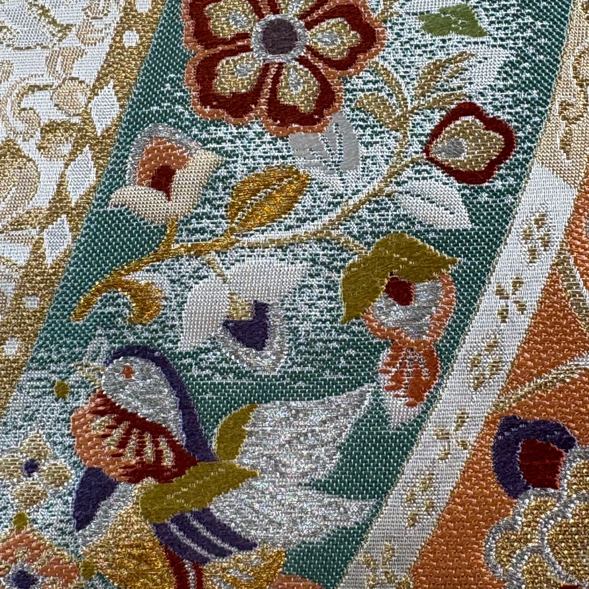 【美品】袋帶 秀品級 吉祥寶物錦 華紋 花唐草紋 金銀彩 金金箔 奶油色 六通 純蠶絲
