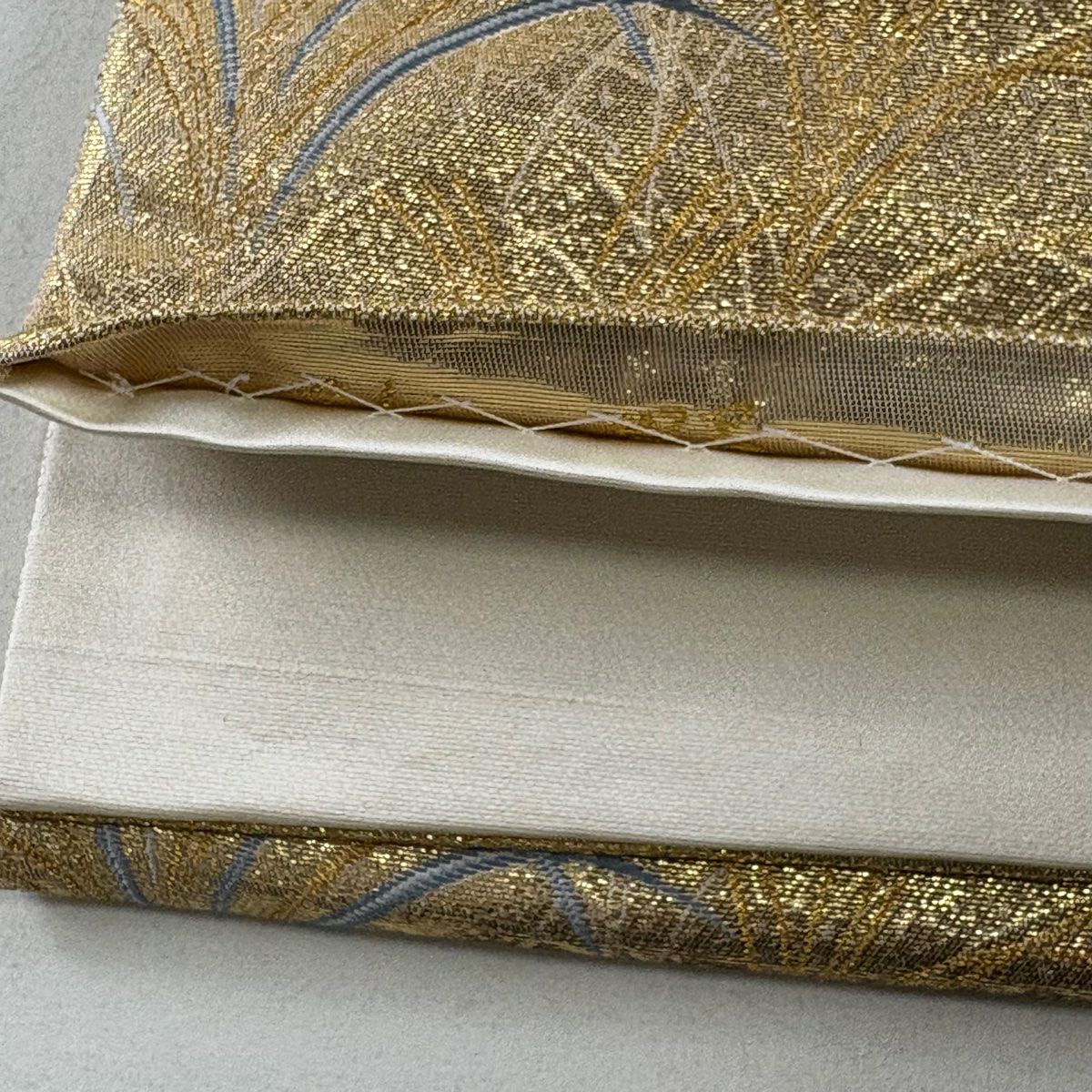 【美品】 袋帶 秀品級 葉柄 金金箔 金色 六通 純蠶絲