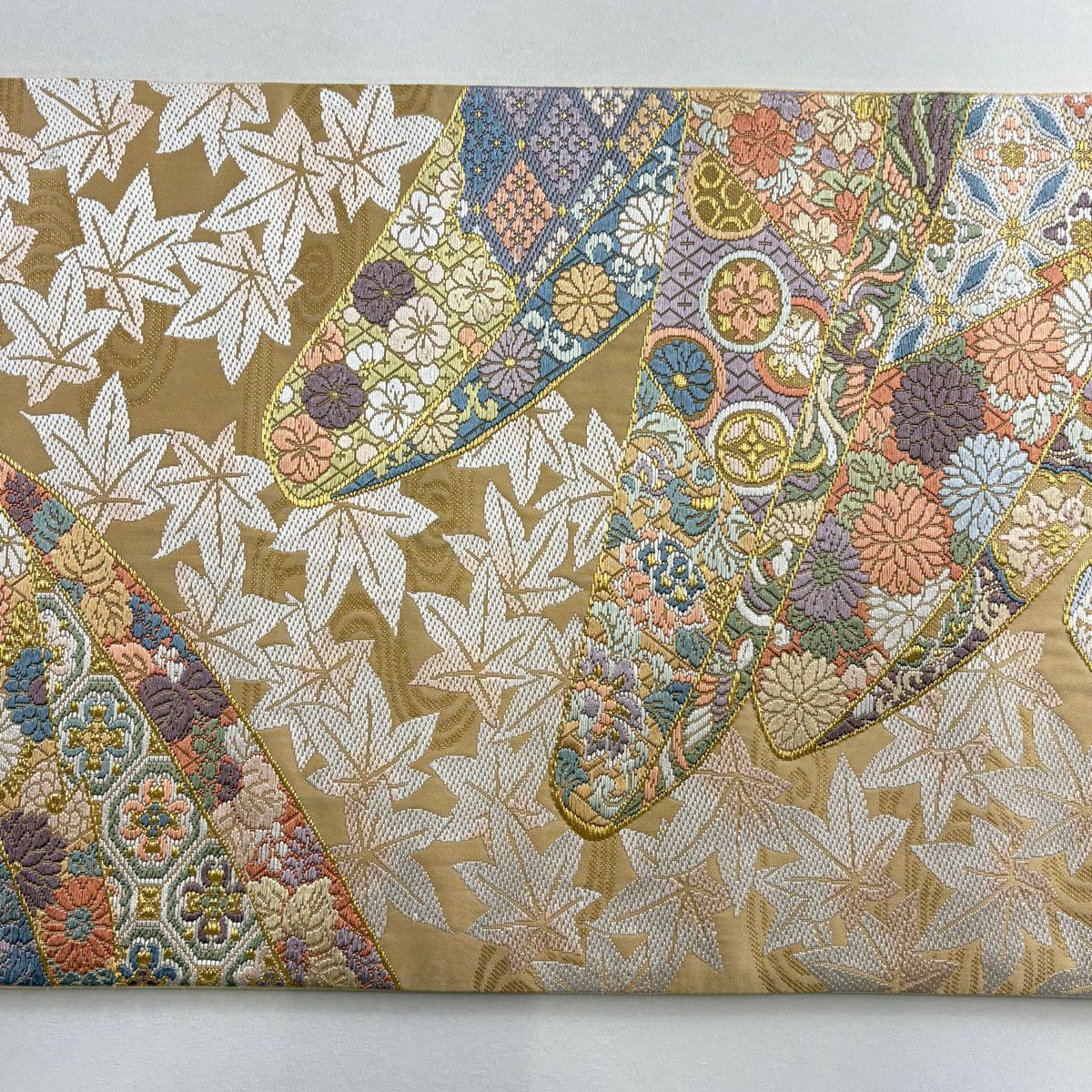 【美品】 袋帶 秀品級 舟 草花紋 金絲 金金箔 米色 六通 純蠶絲