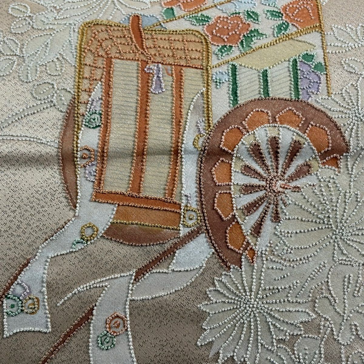 【美品】 名古屋帶 優品級 關西仕立 御所車 菊花 相良刺繡 金金箔 淺橙 純蠶絲