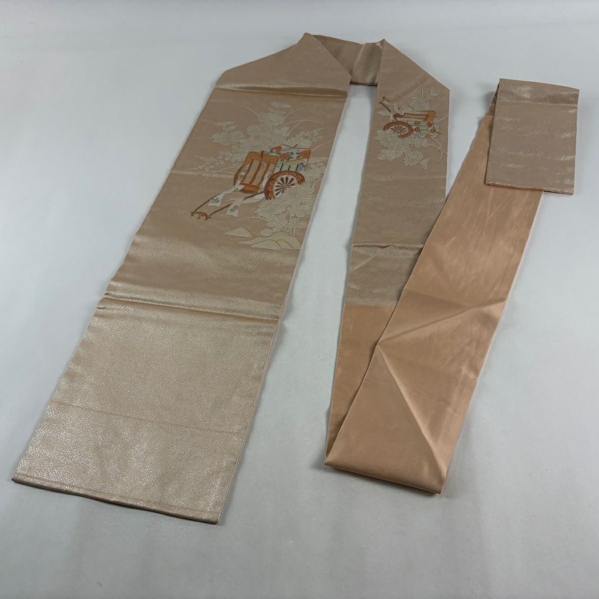 【美品】 名古屋帶 優品級 關西仕立 御所車 菊花 相良刺繡 金金箔 淺橙 純蠶絲