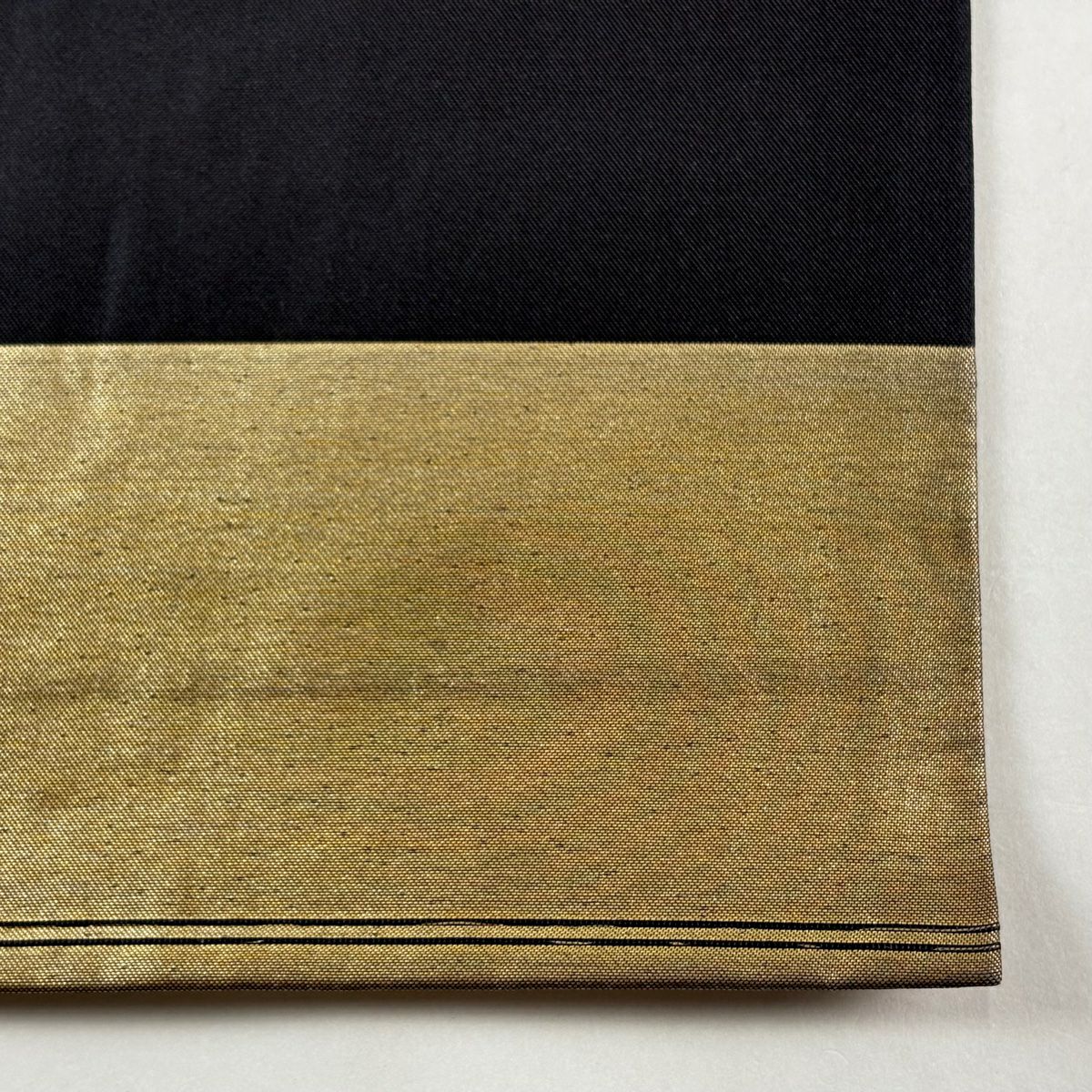 【美品】 名古屋帶 優品級 蝶 龜甲 唐織 金金箔 金色 純蠶絲