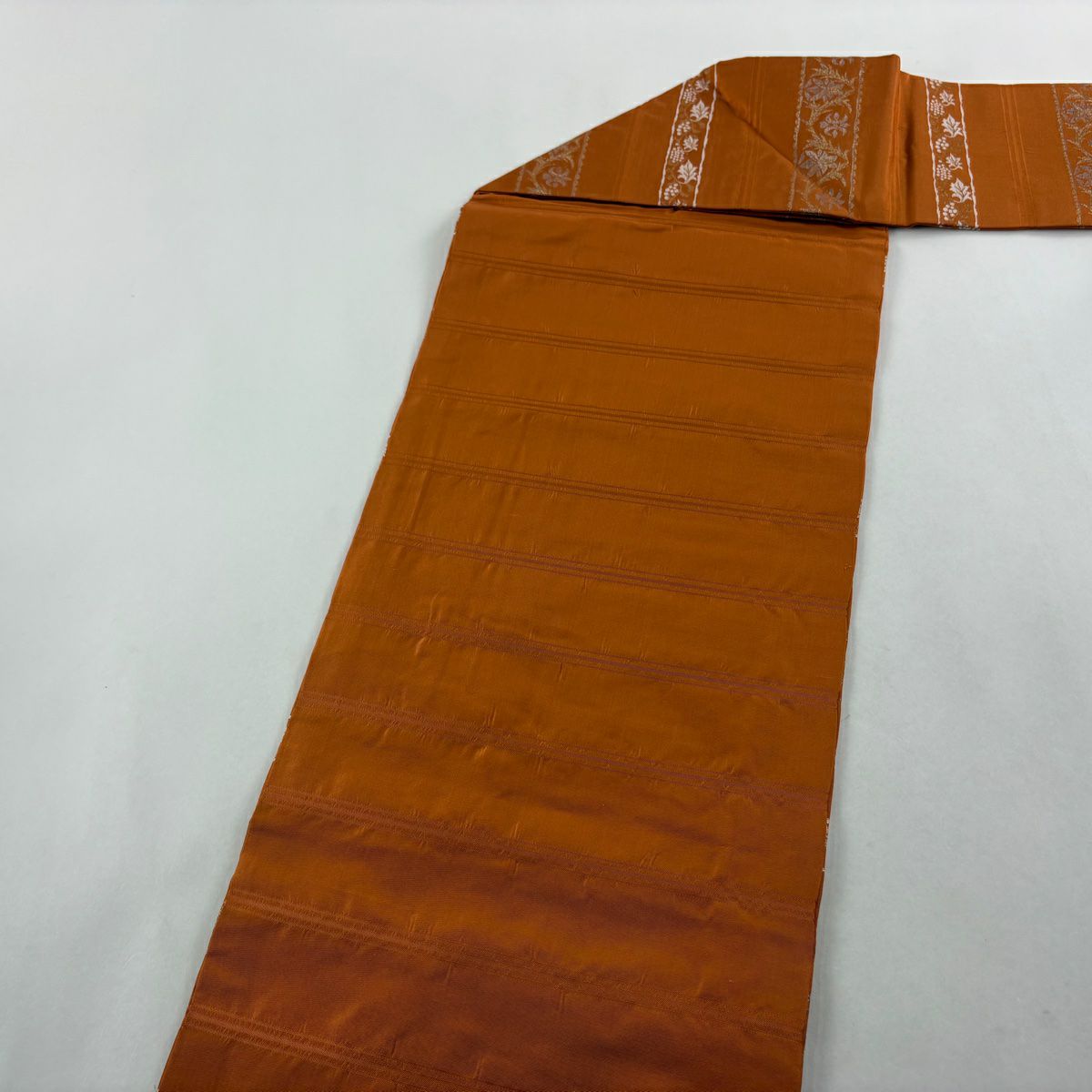 【美品】名古屋帶 優品級 葡萄 草花紋 金銀彩 橙色 純蠶絲